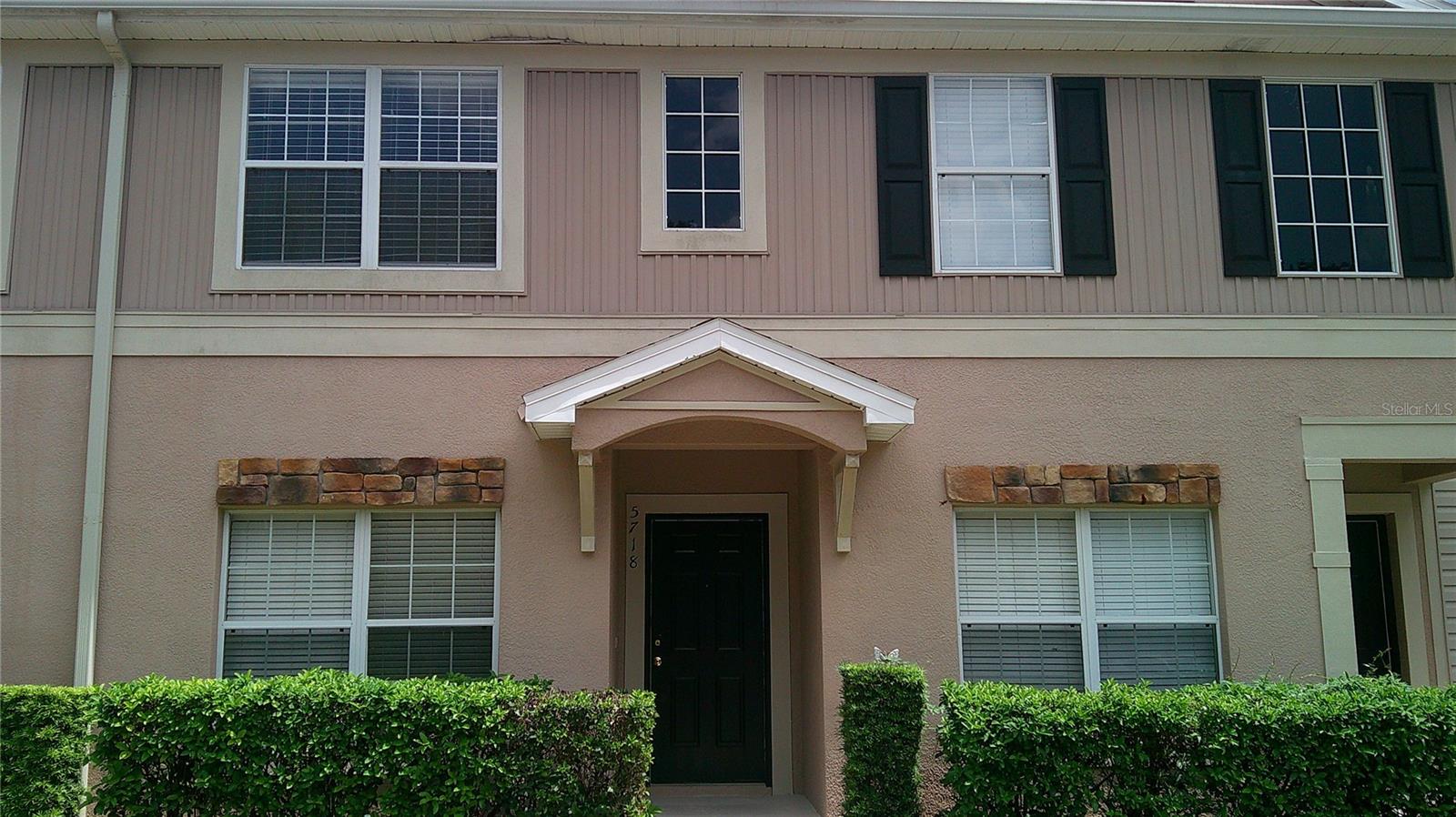 5718 Fishhawk Ridge Dr Property Photo 3