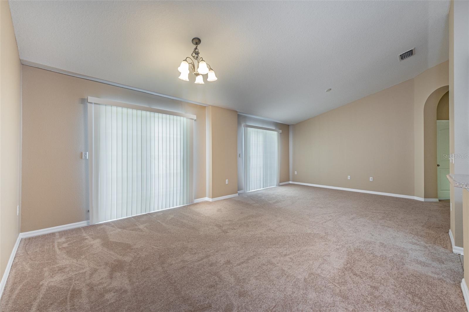 6750 Eagle Feather Dr Property Photo 5