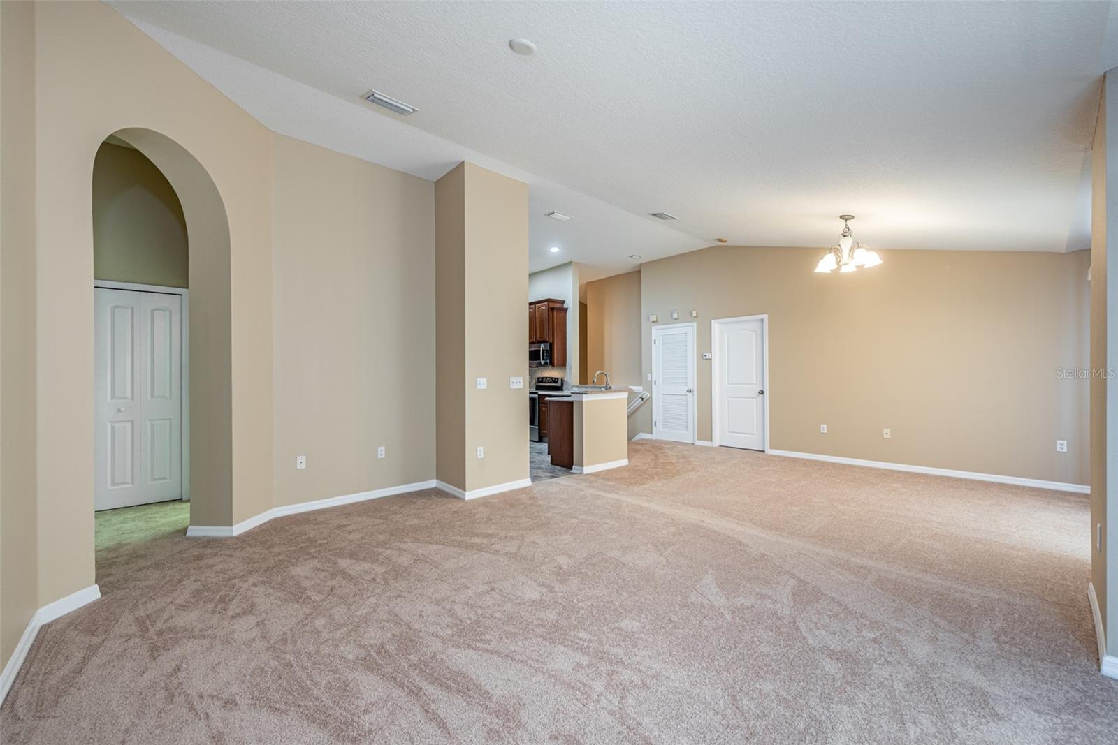 6750 Eagle Feather Dr Property Photo 7