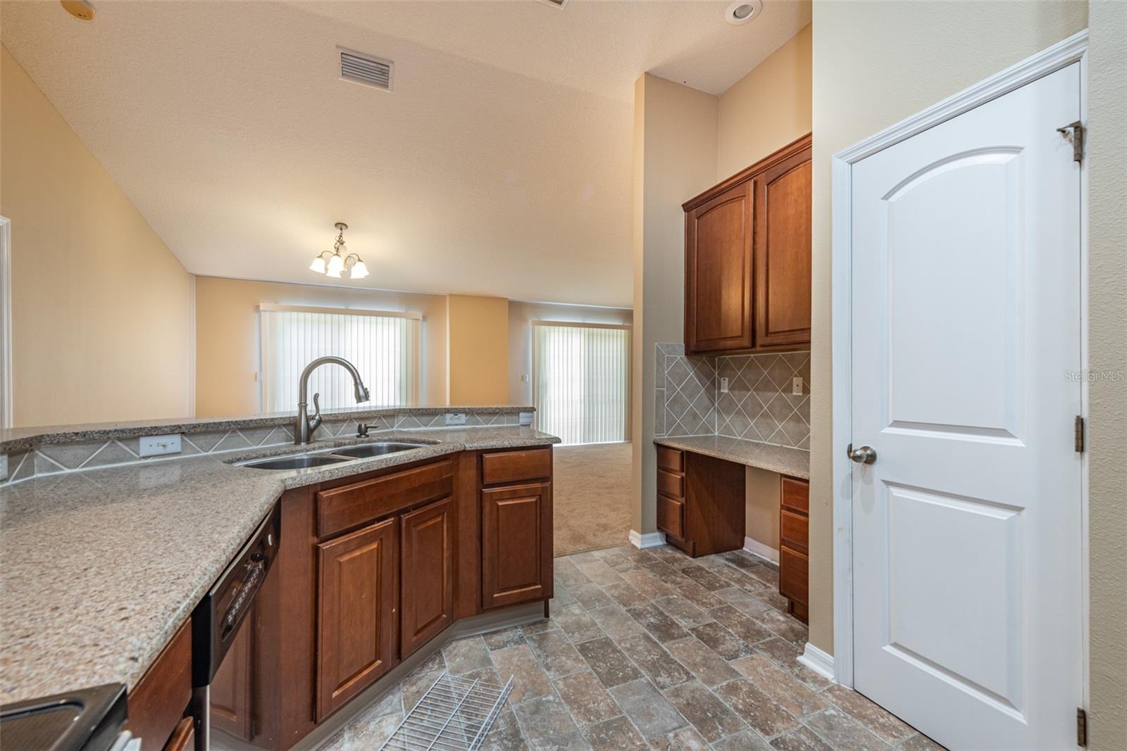 6750 Eagle Feather Dr Property Photo 12