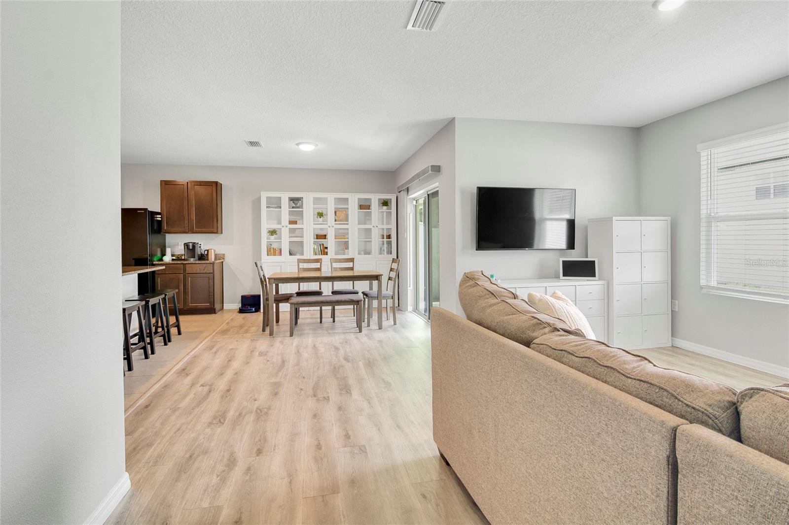 10213 Golden Light Ct Property Photo 5