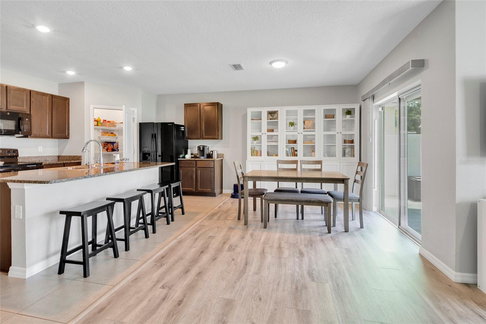 10213 Golden Light Ct Property Photo 6