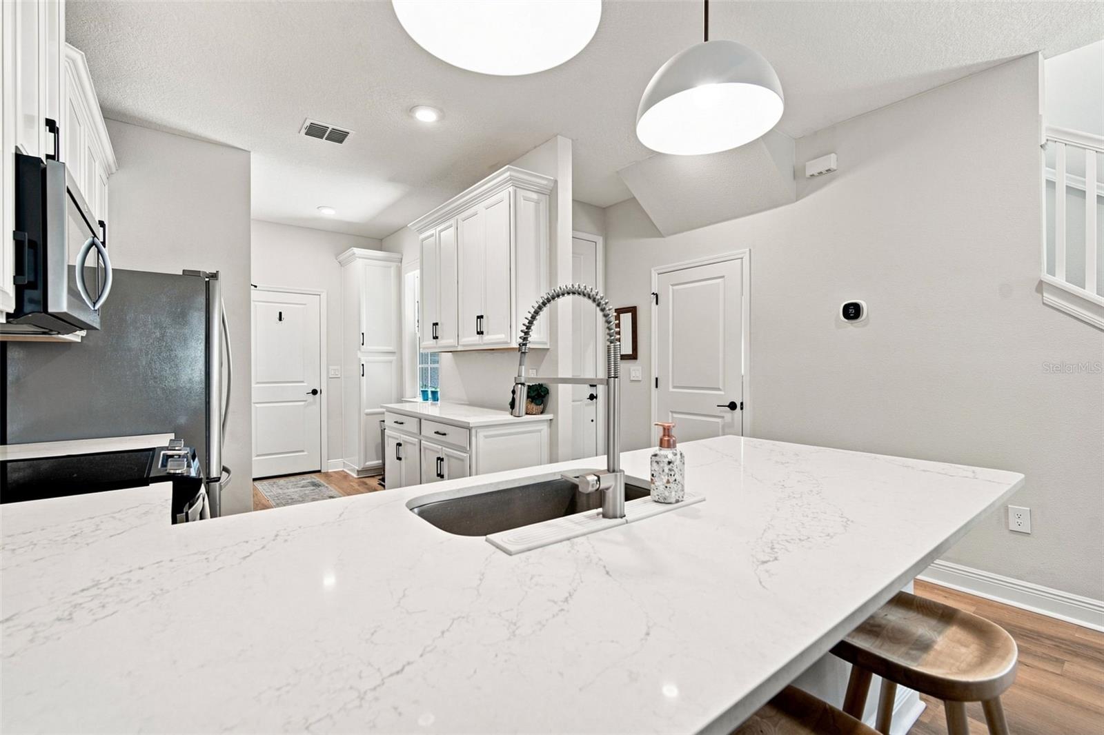 5292 Neil Dr Property Photo 4