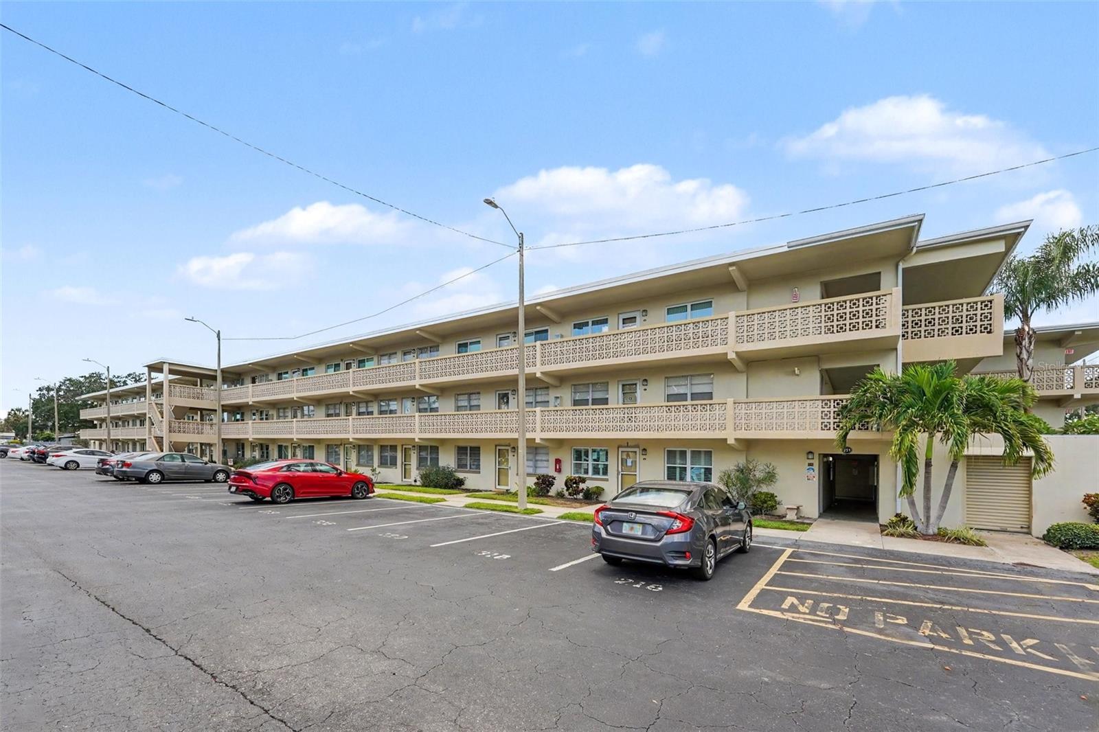 951 79th Ave N #apt 322 Property Photo 1