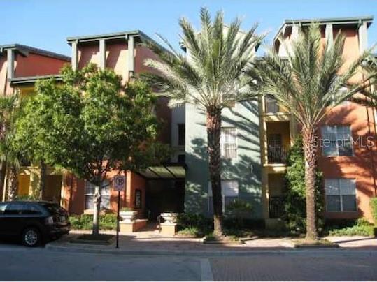 2402 W AZEELE ST #426 Property Photo 1