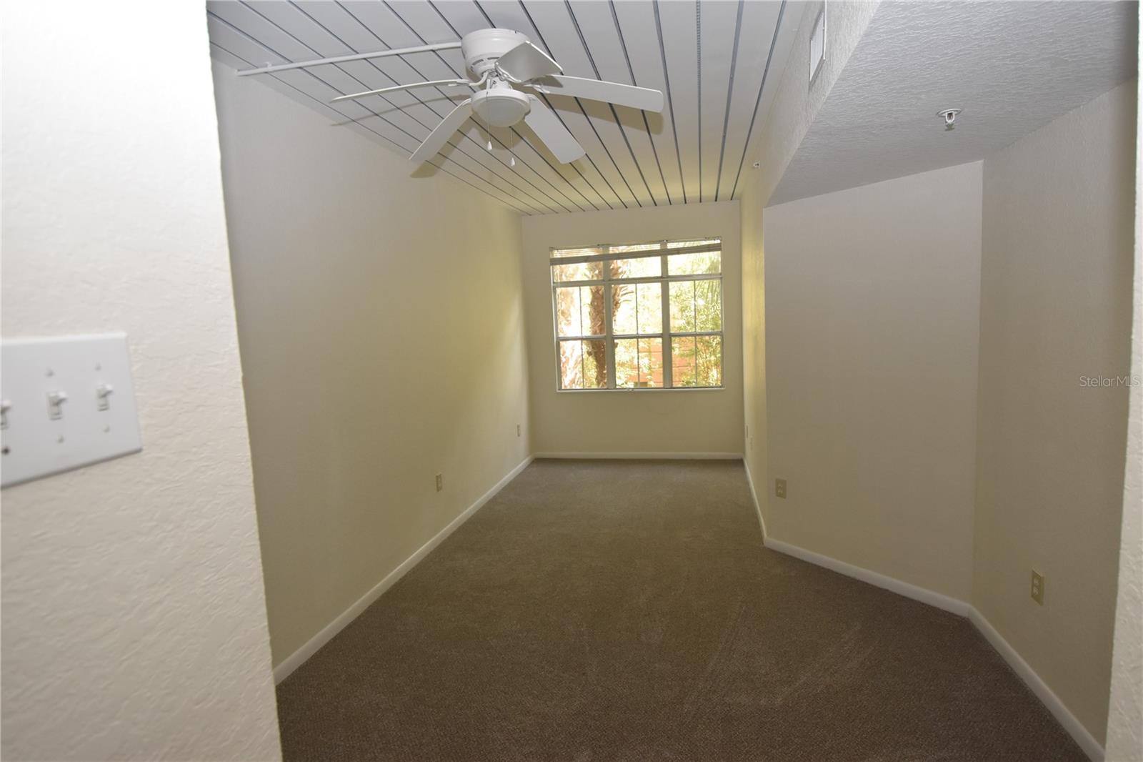 2402 W Azeele St #426 Property Photo 5