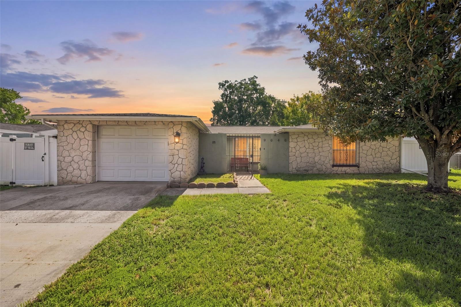 9040 Crabtree Ln Property Photo 1