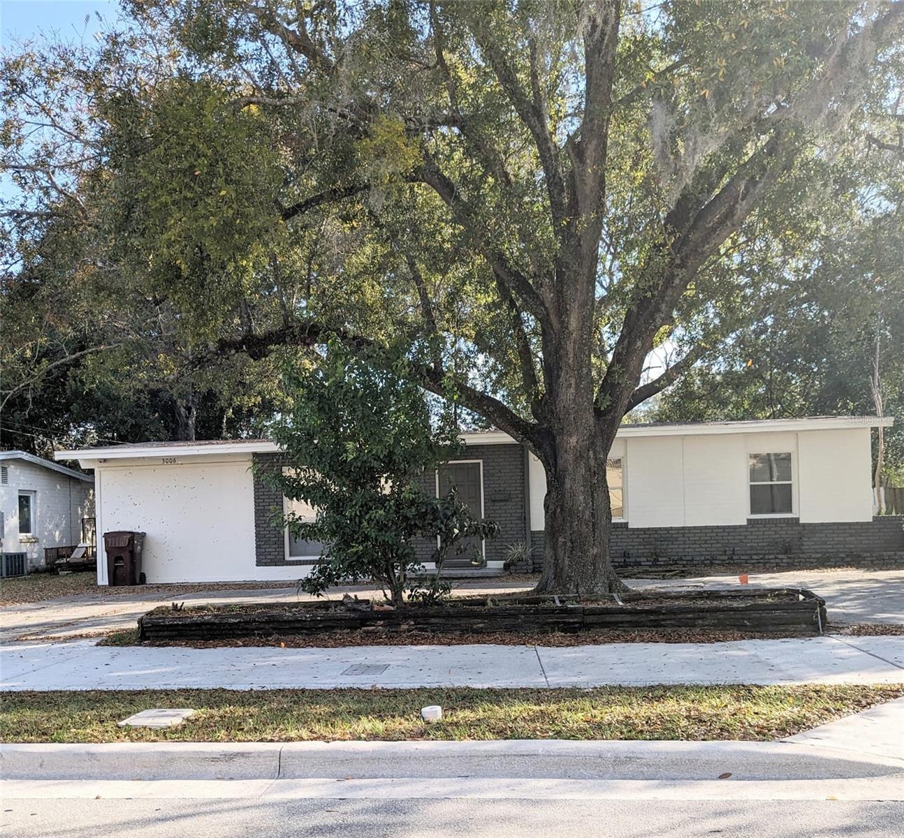 3006 E Anderson St Property Photo 1