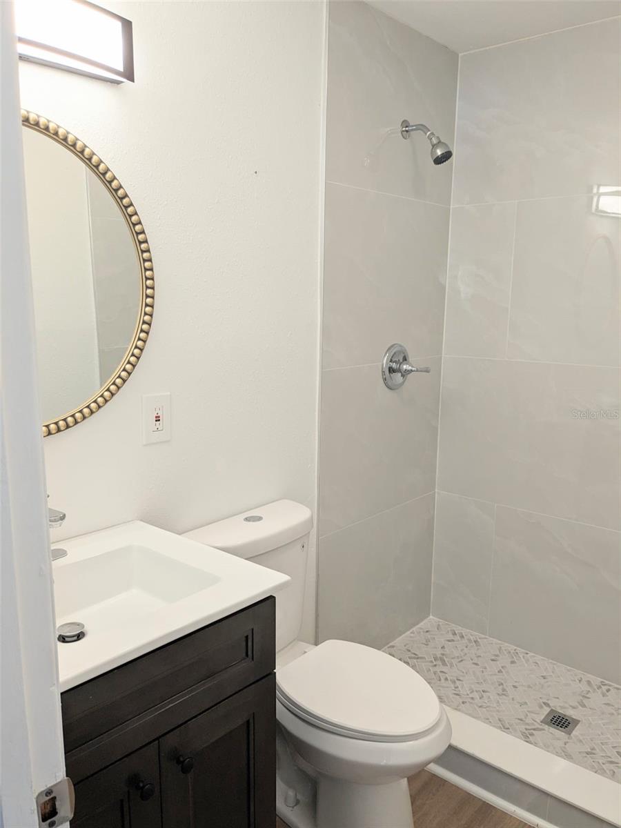 3006 E Anderson St Property Photo 9