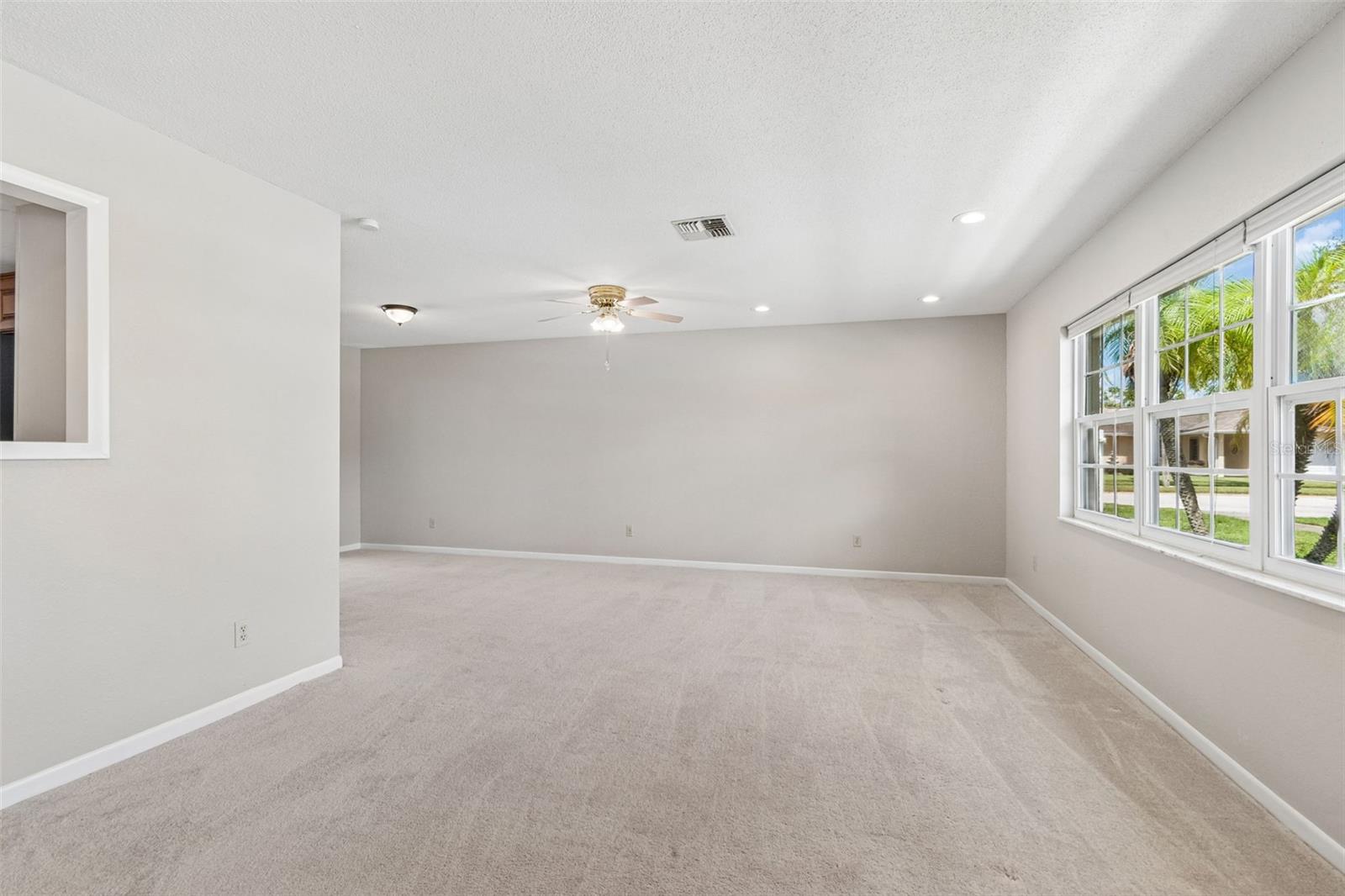 11798 David Ct Property Photo 3