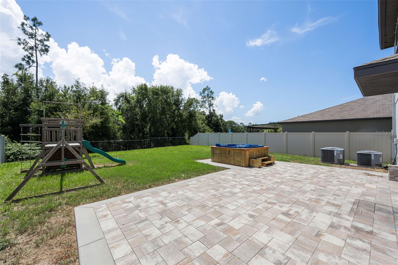 6780 Emerald Spring Loop Property Photo 4