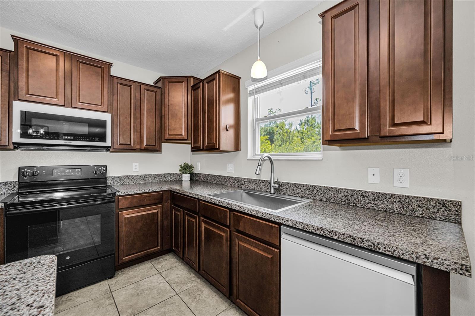 6780 Emerald Spring Loop Property Photo 7