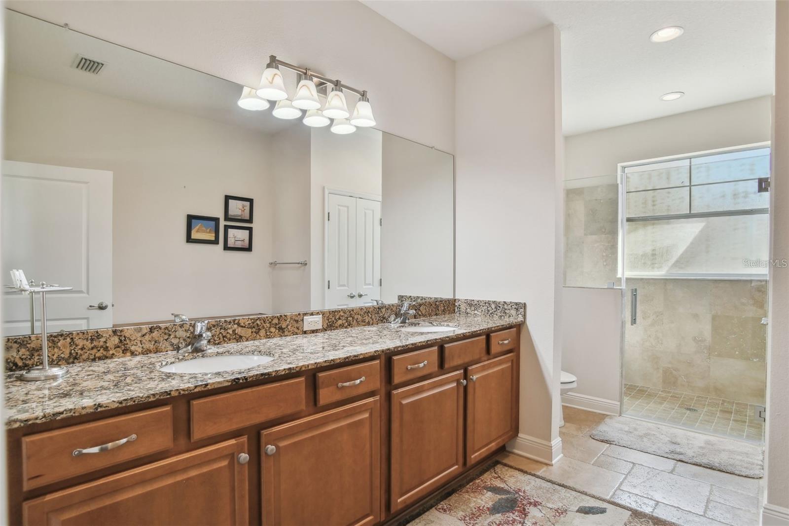11329 Ravinia Park Blvd Property Photo 17