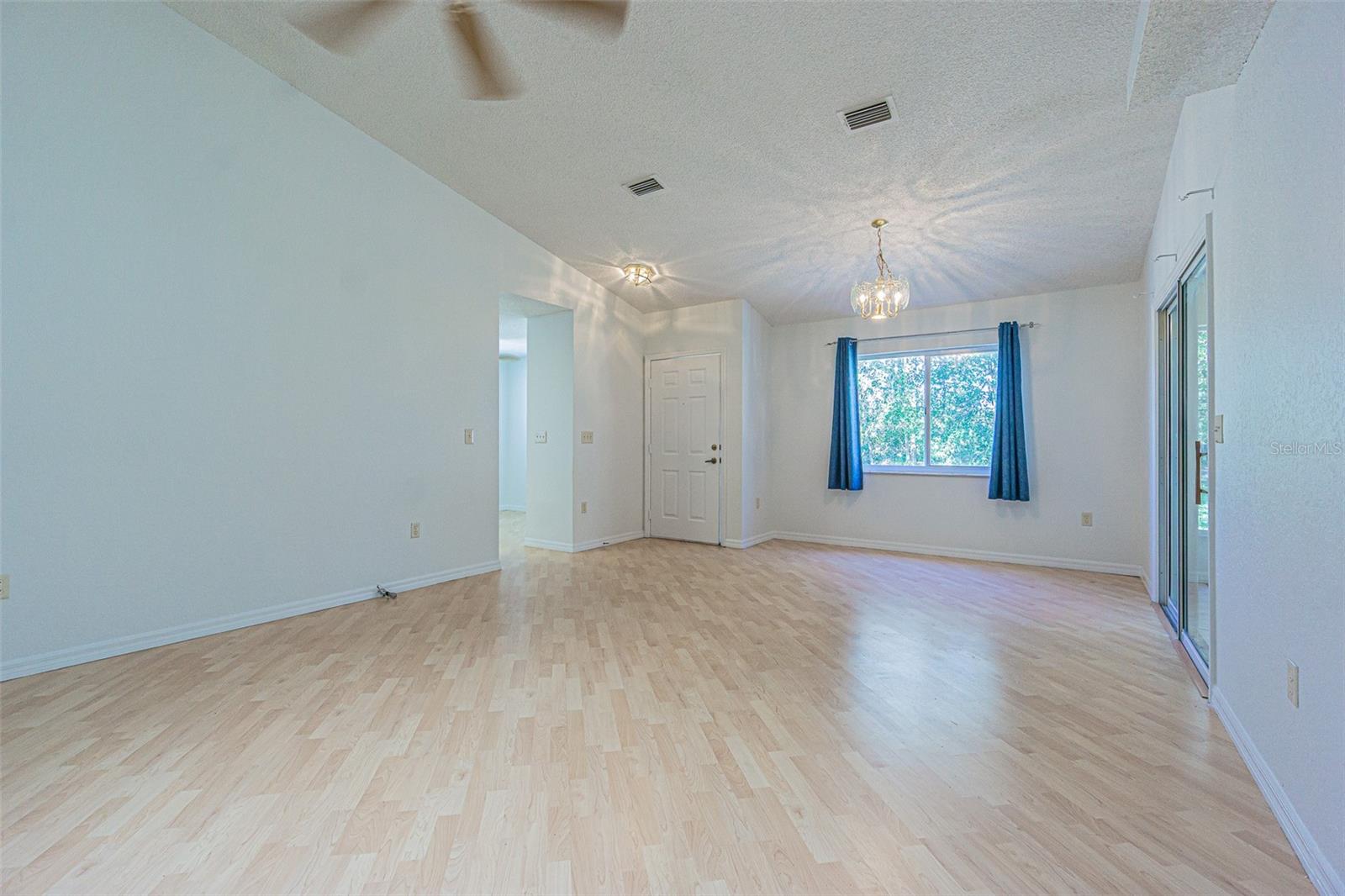8157 Sturbridge Ct Property Photo 7