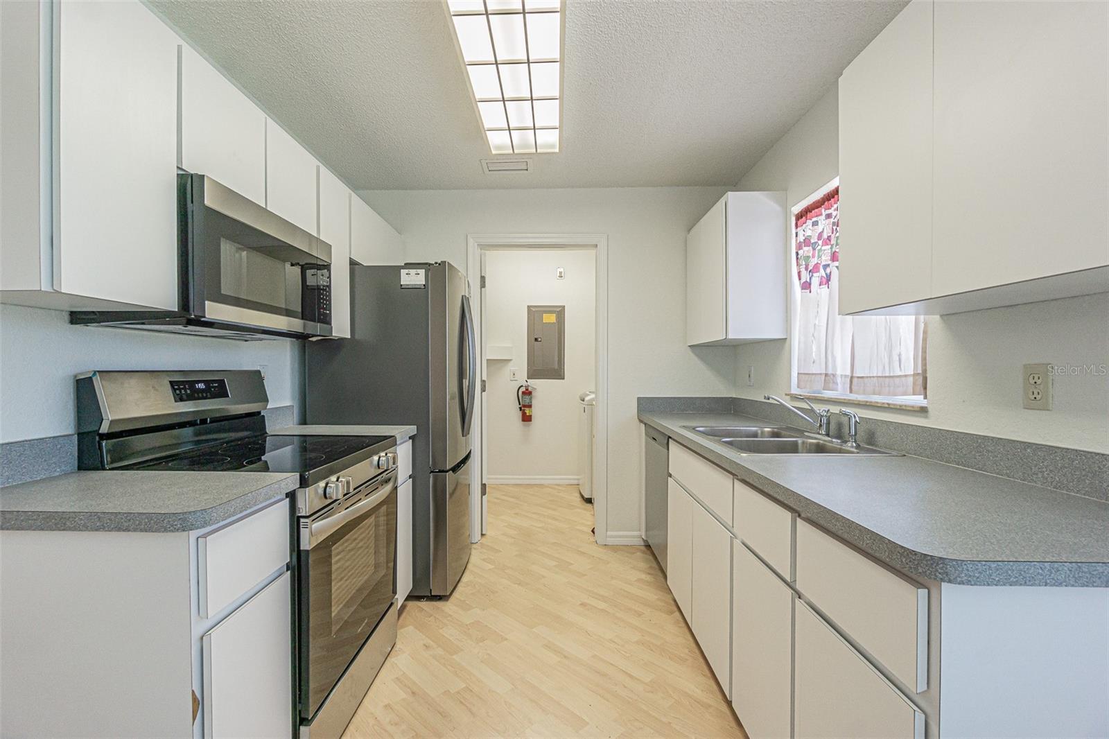 8157 Sturbridge Ct Property Photo 8