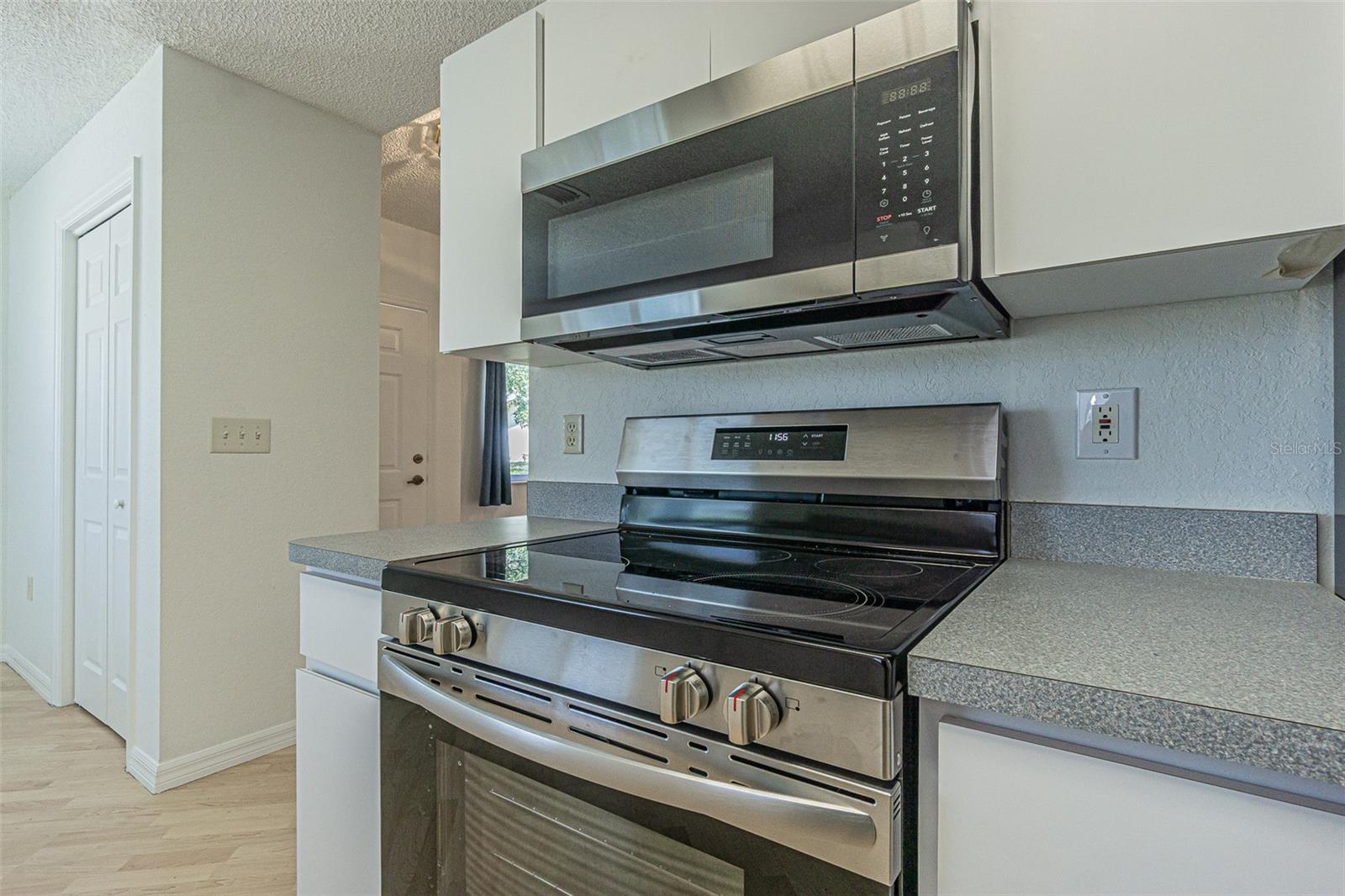 8157 Sturbridge Ct Property Photo 9