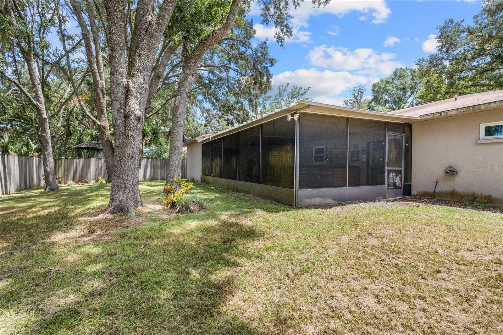 2423 Forrest Crest Cir Property Photo 12