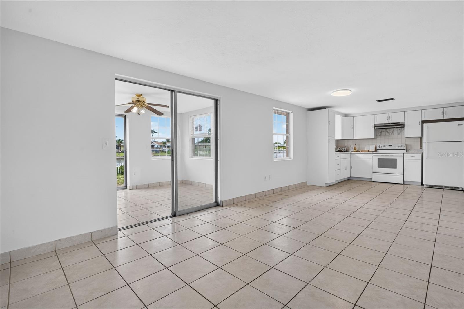 3852 Sunray Dr Property Photo 10