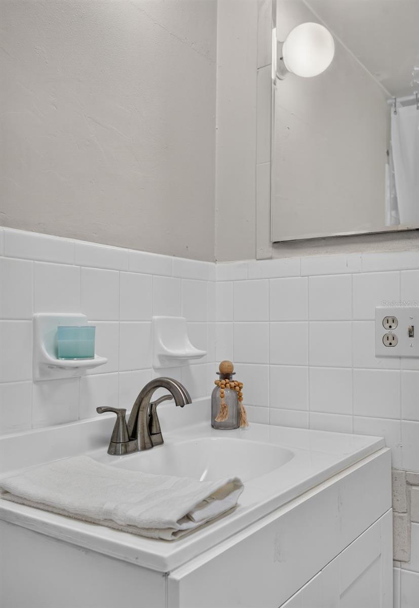 3852 Sunray Dr Property Photo 16