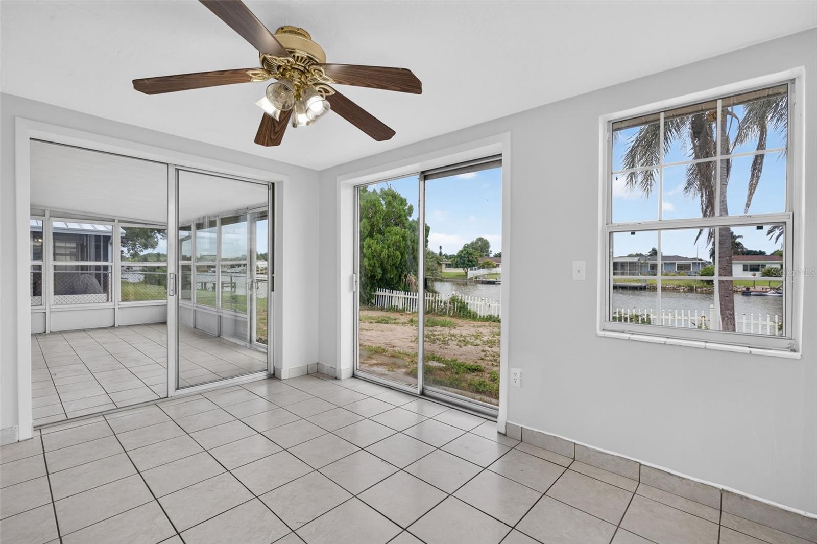 3852 Sunray Dr Property Photo 23