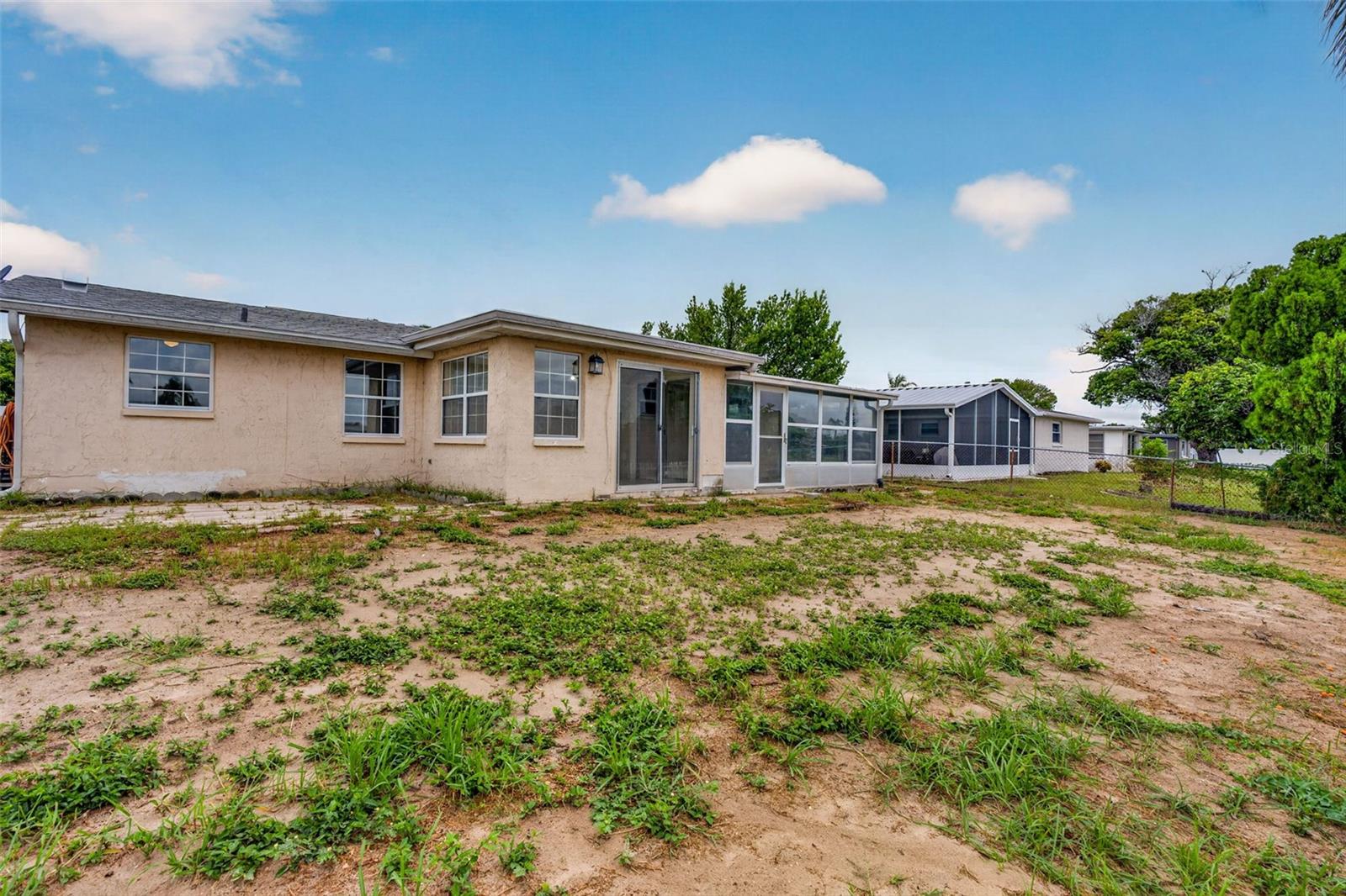 3852 Sunray Dr Property Photo 31