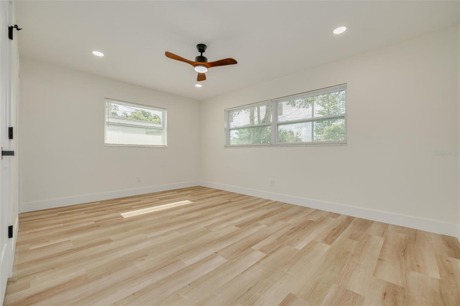 1673 Cambridge Dr Property Photo 17