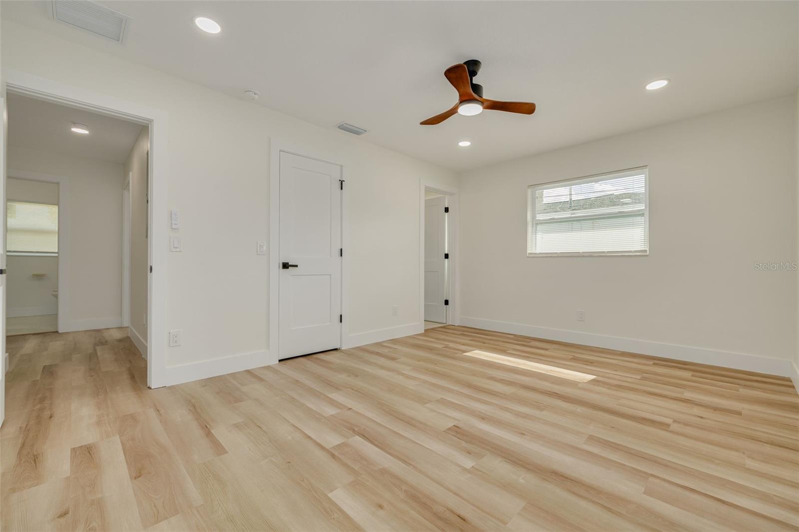 1673 Cambridge Dr Property Photo 18