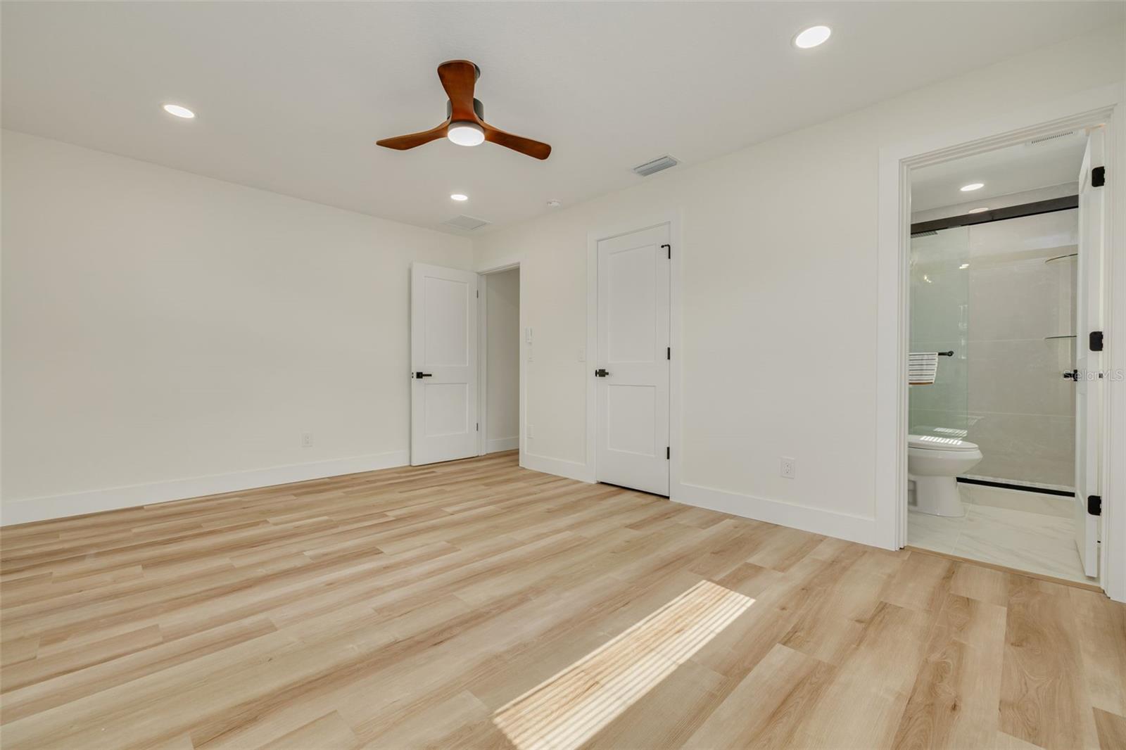 1673 Cambridge Dr Property Photo 19