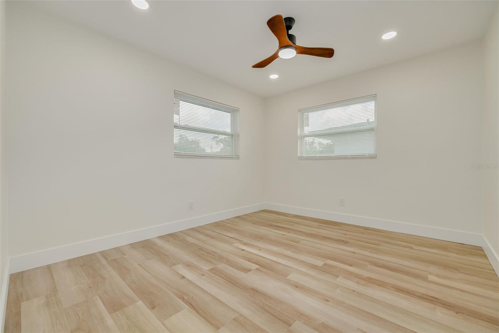 1673 Cambridge Dr Property Photo 20