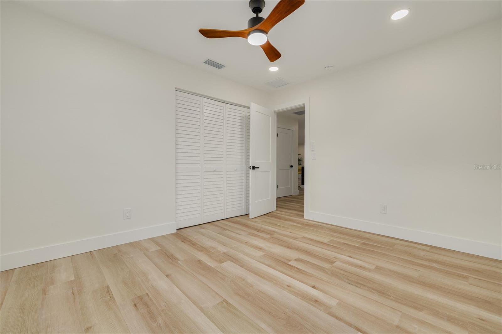 1673 Cambridge Dr Property Photo 21