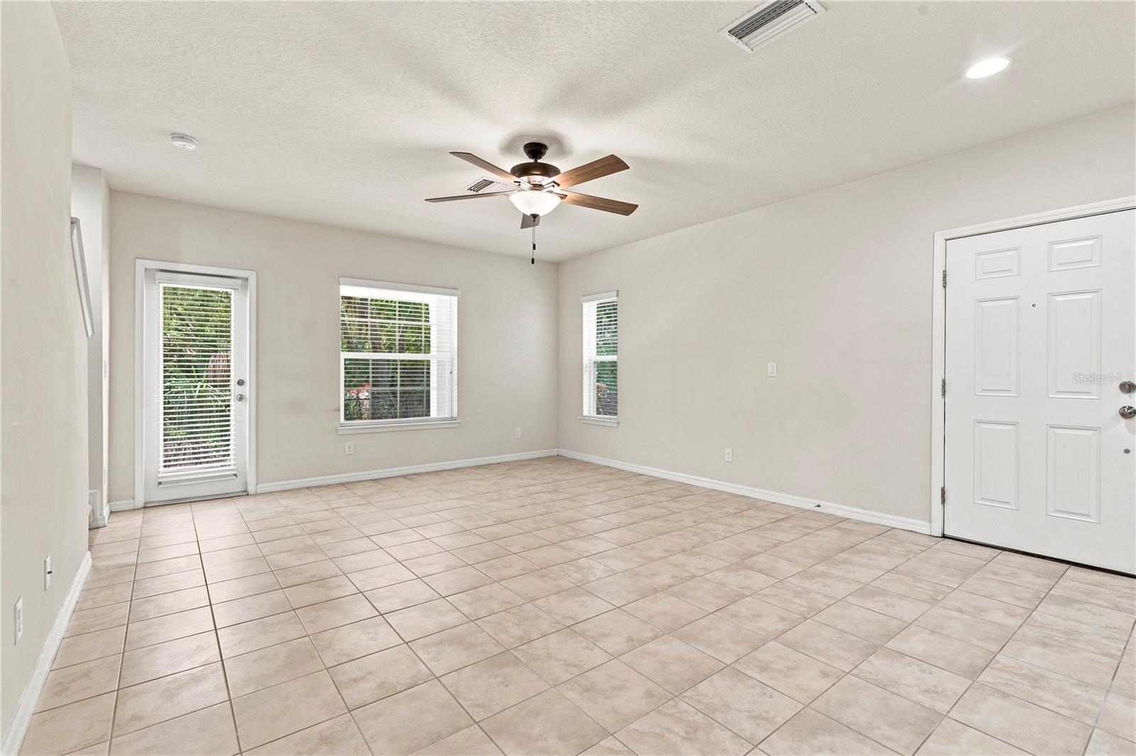4824 Chatterton Way Property Photo 6