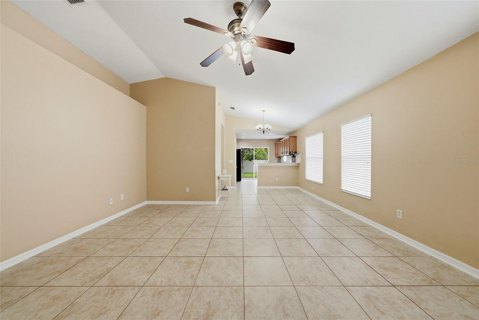925 Windton Oak Dr Property Photo 8