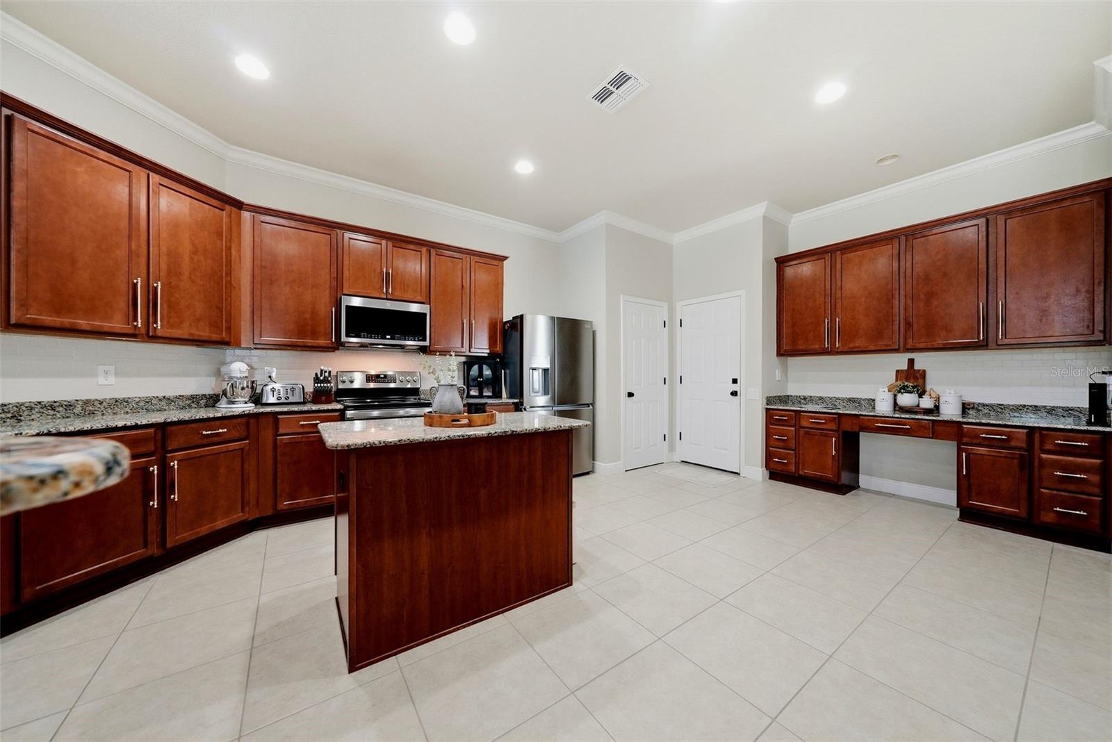 9712 46th Ct E Property Photo 14