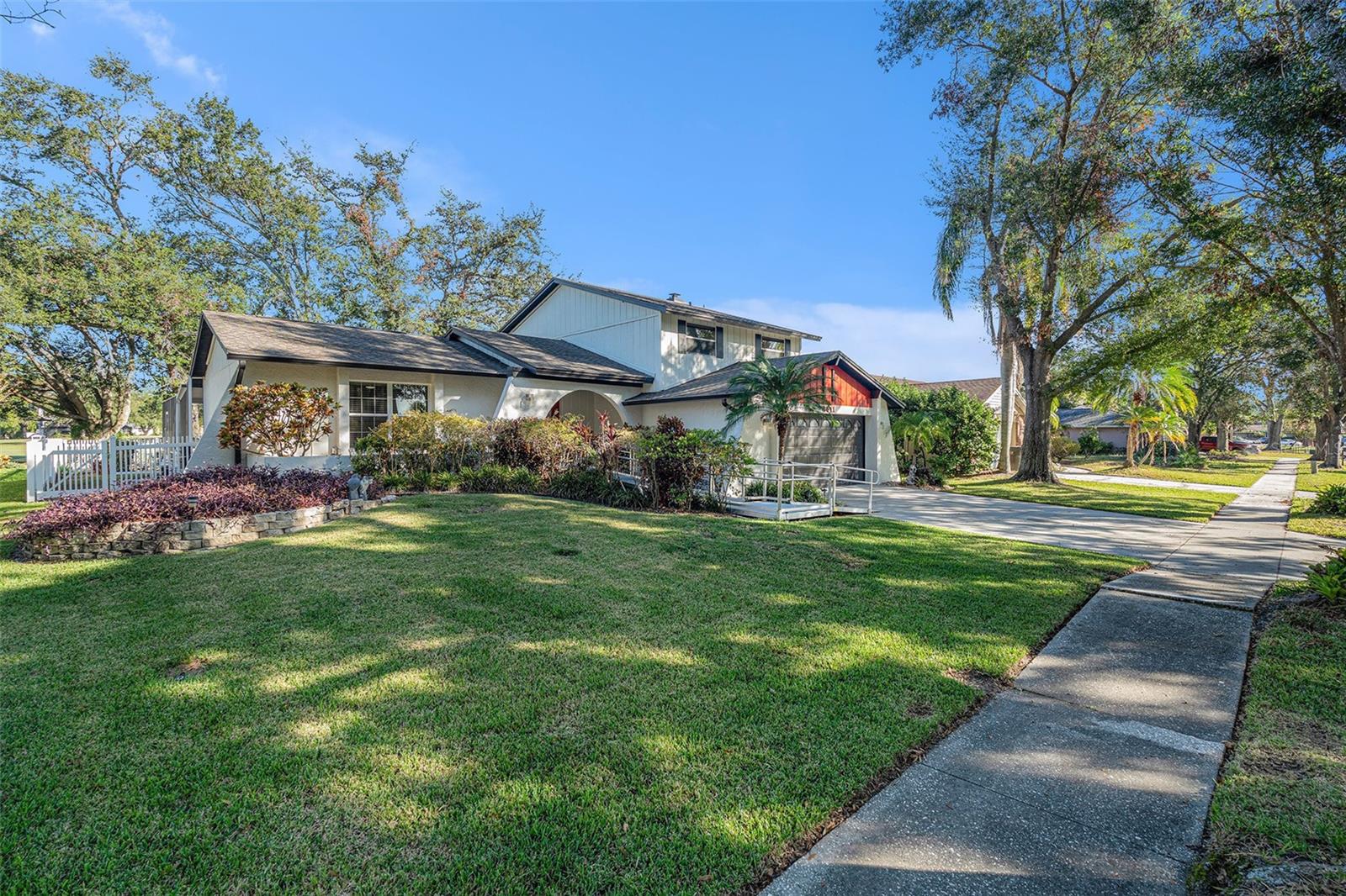 4611 Landscape Dr Property Photo 2