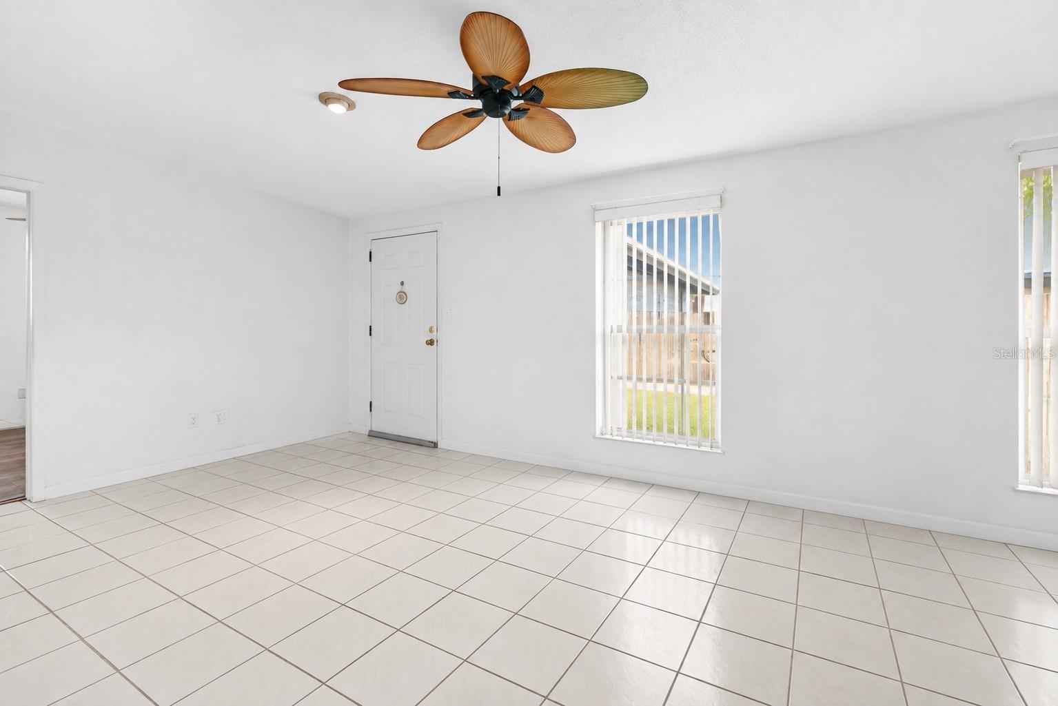 568 Manor Dr Property Photo 7