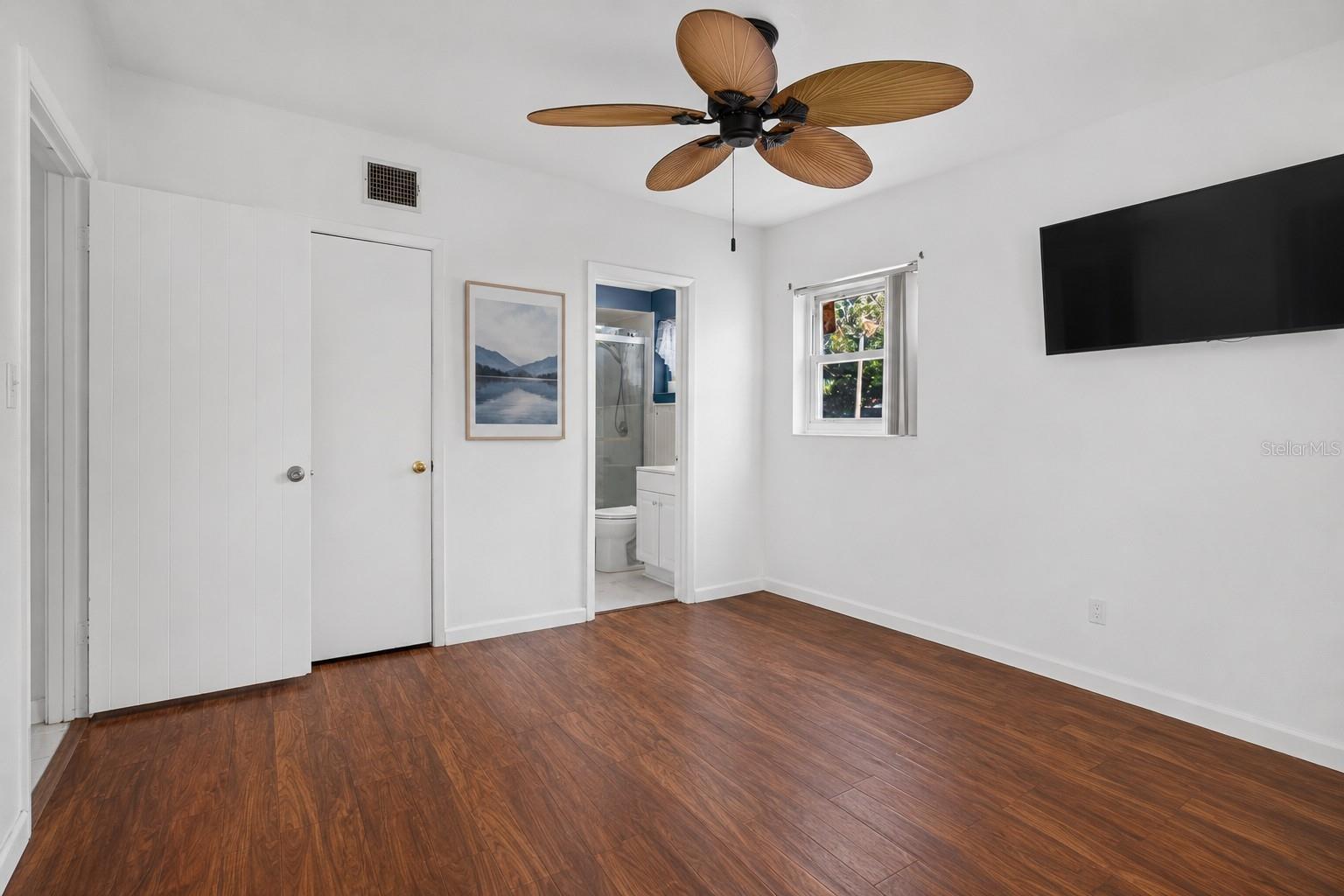 568 Manor Dr Property Photo 11