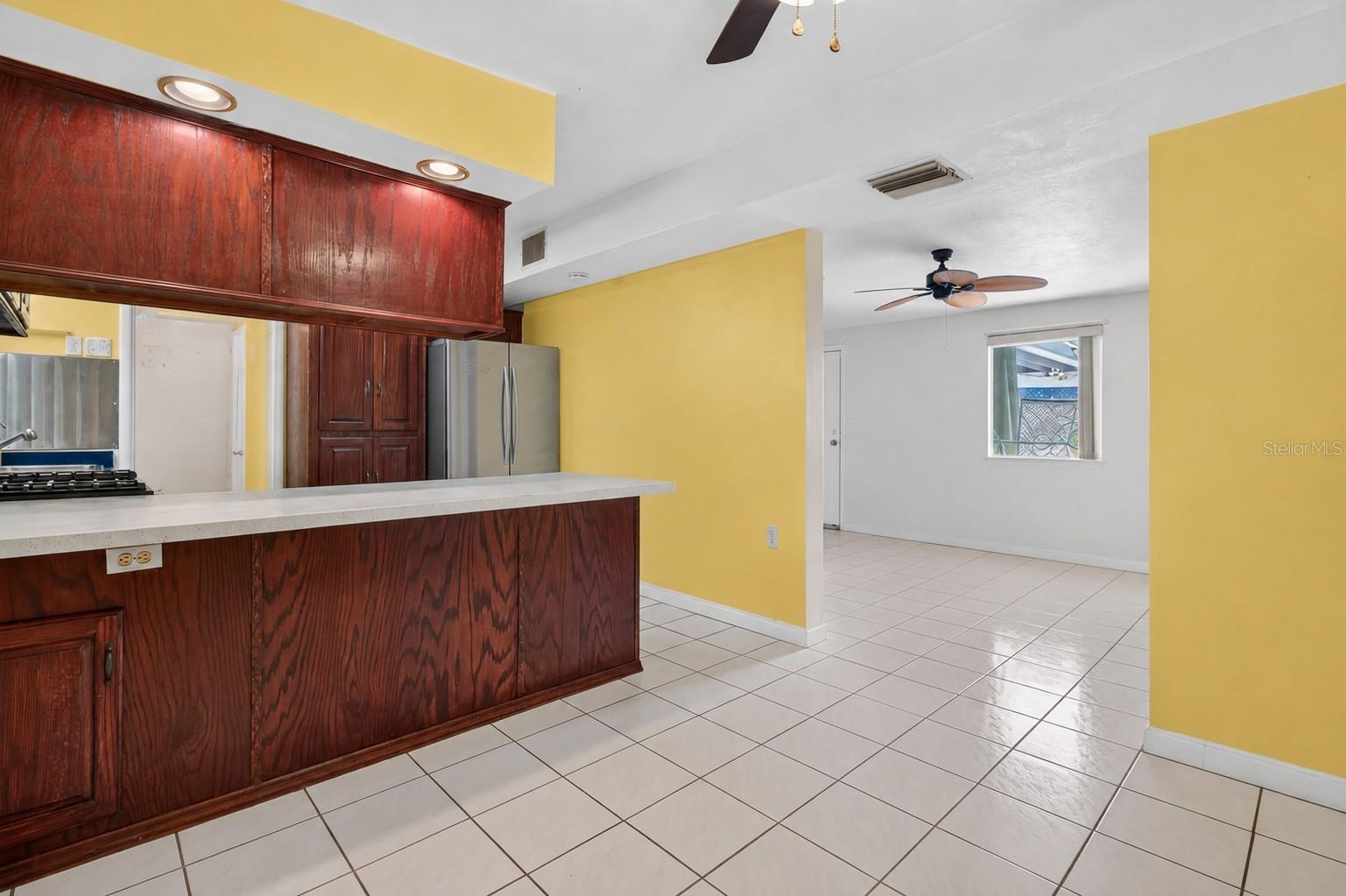 568 Manor Dr Property Photo 16