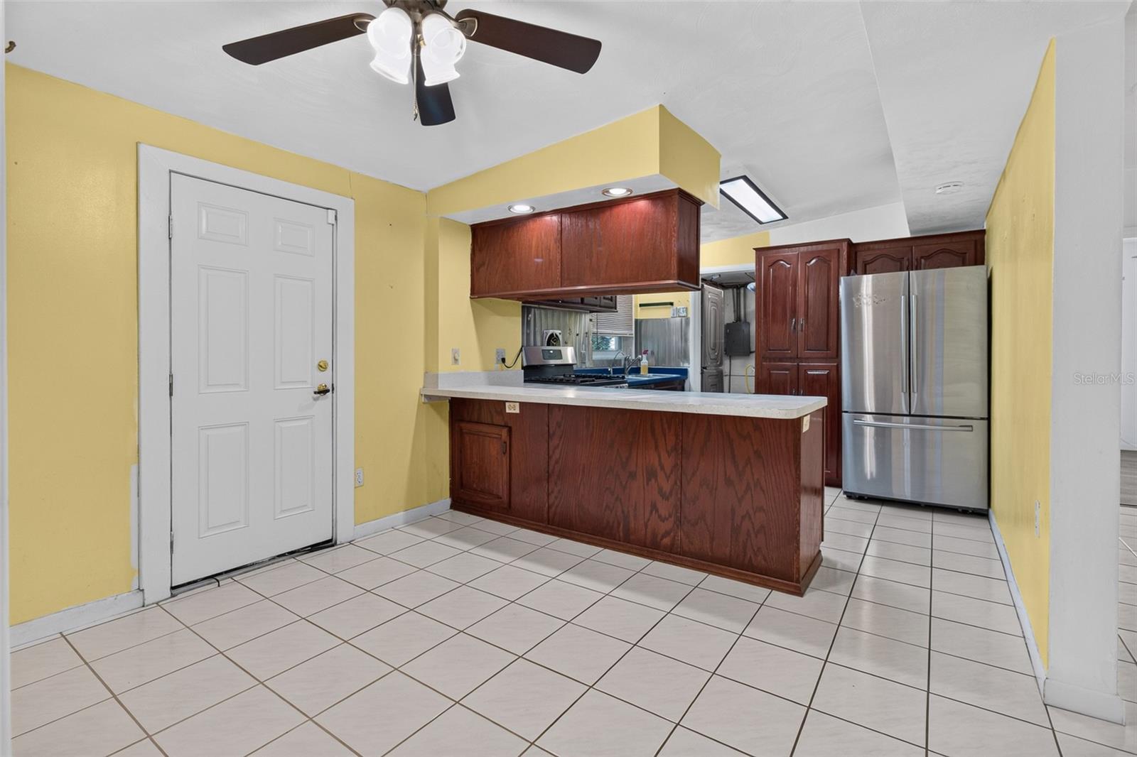 568 Manor Dr Property Photo 17