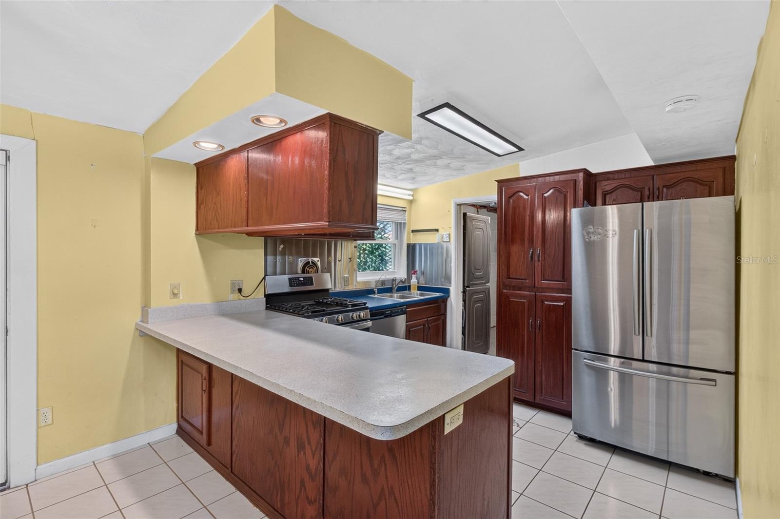 568 Manor Dr Property Photo 18