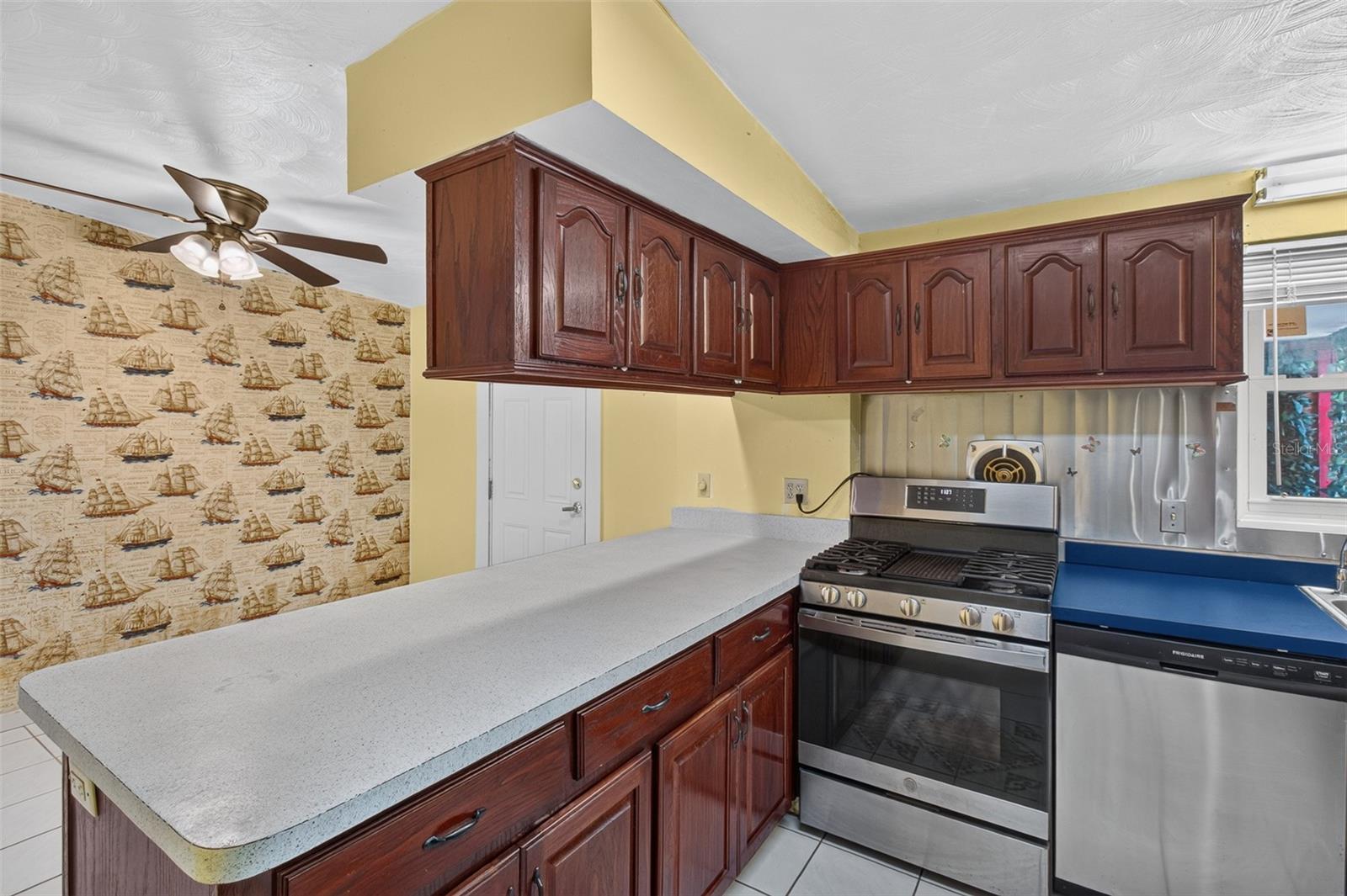 568 Manor Dr Property Photo 19