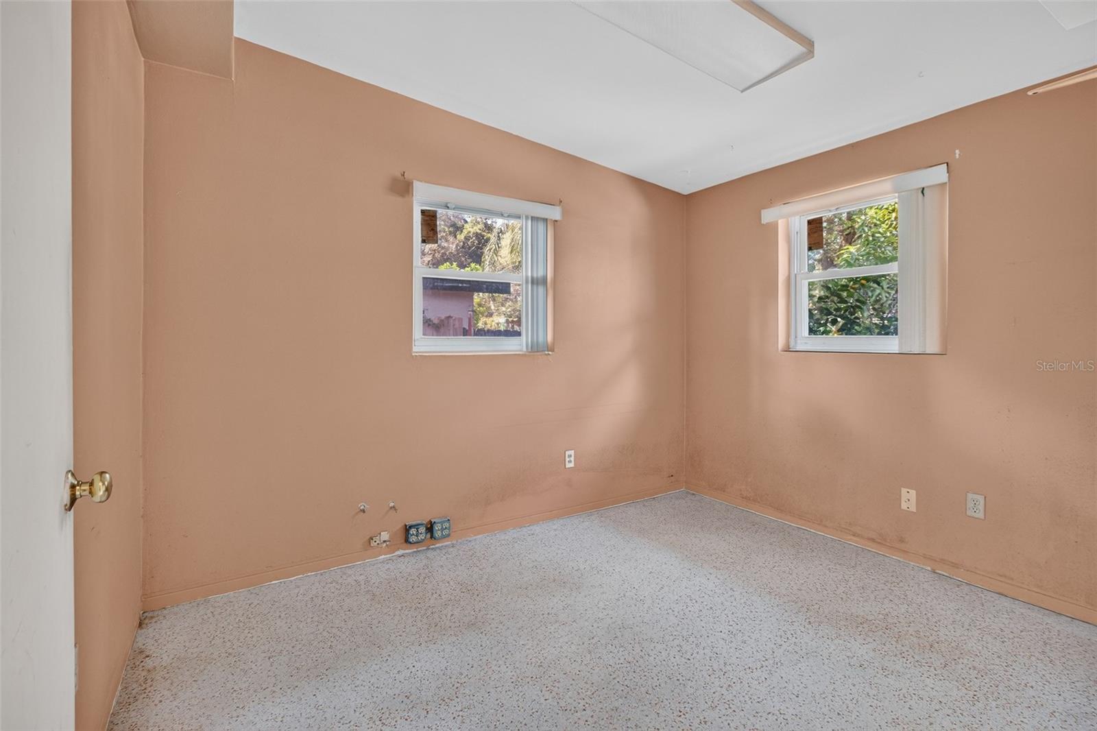 568 Manor Dr Property Photo 27