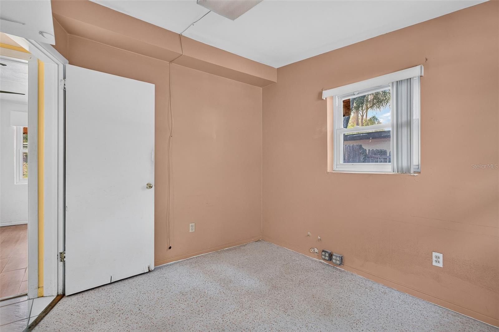 568 Manor Dr Property Photo 28