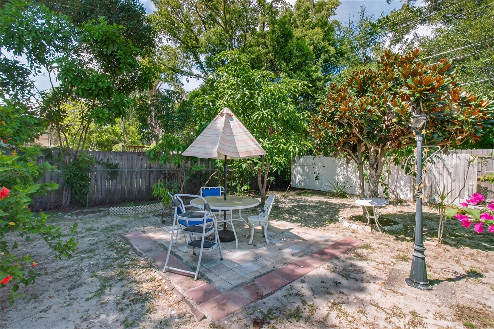568 Manor Dr Property Photo 32