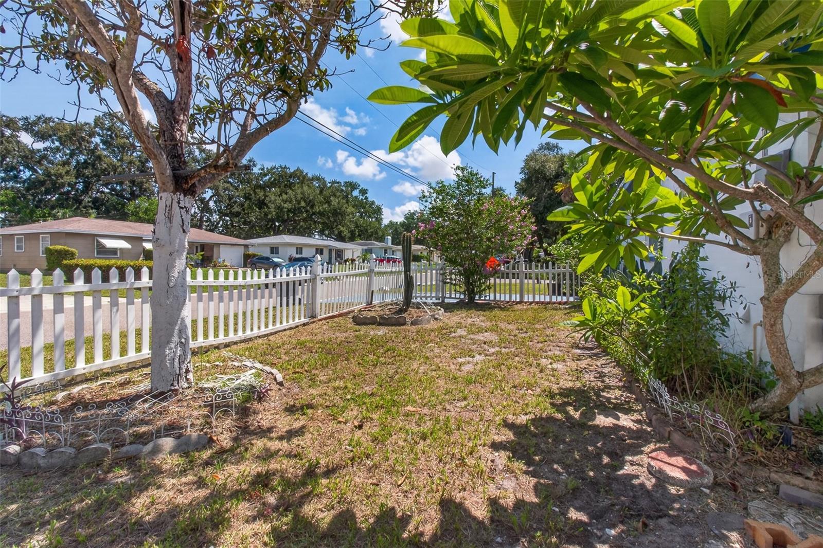 568 Manor Dr Property Photo 35