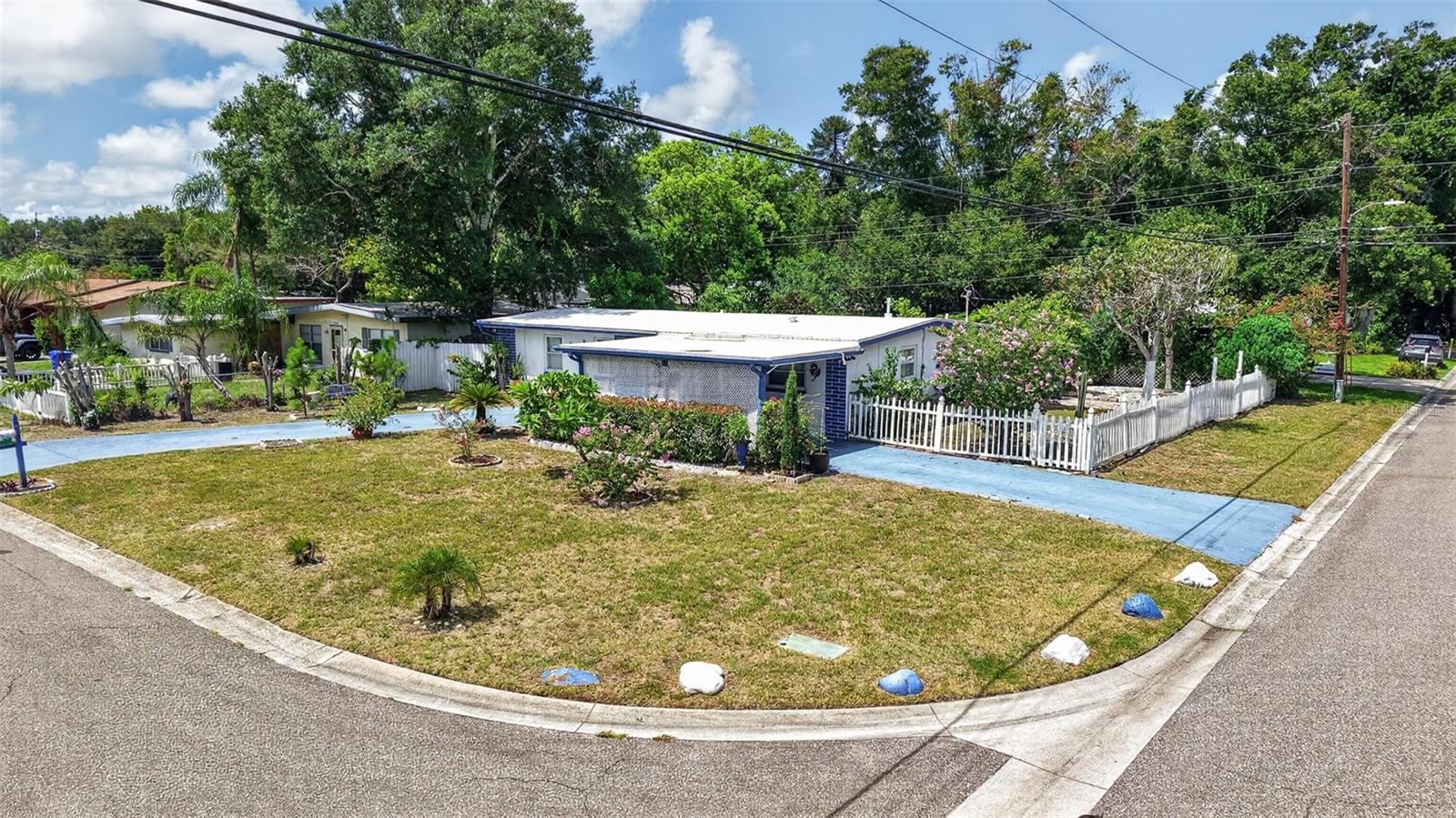 568 Manor Dr Property Photo 36