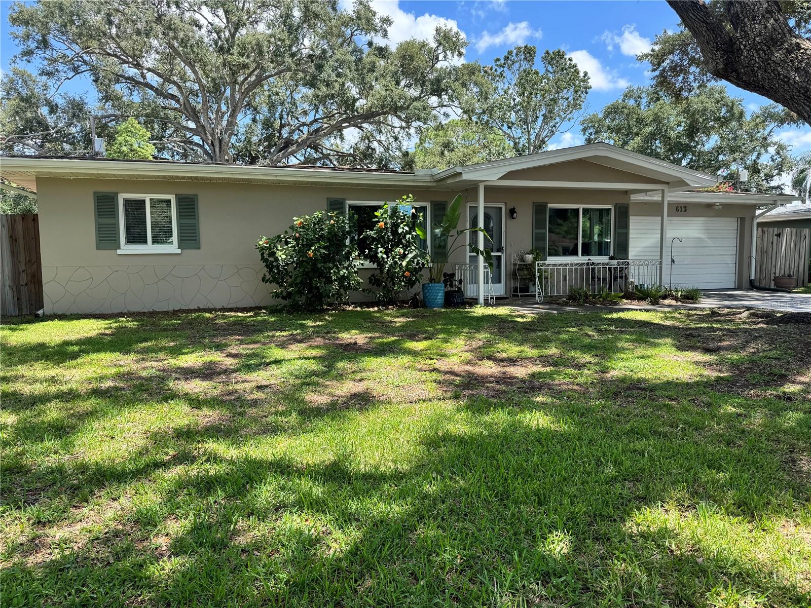 613 Imperial Dr Property Photo 1
