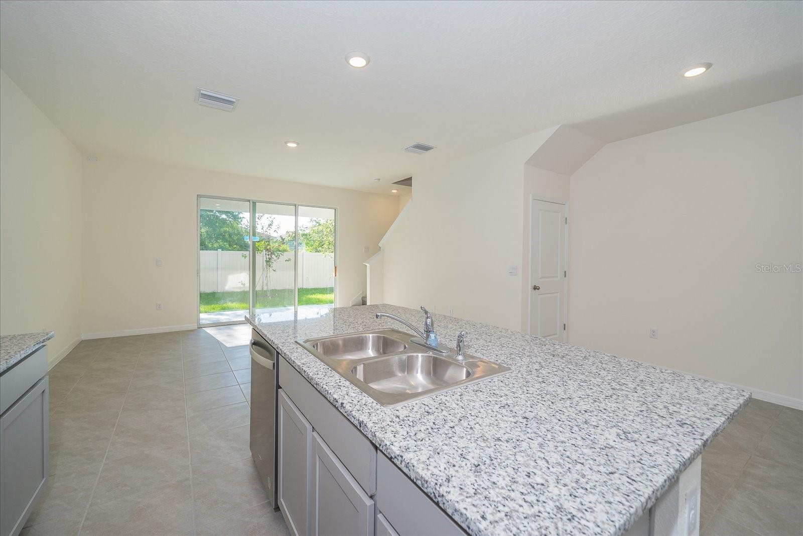 16642 Maude Dr Property Photo 6