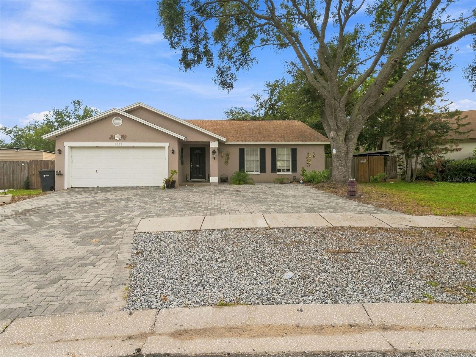 1018 Peachwood Dr Property Photo 2