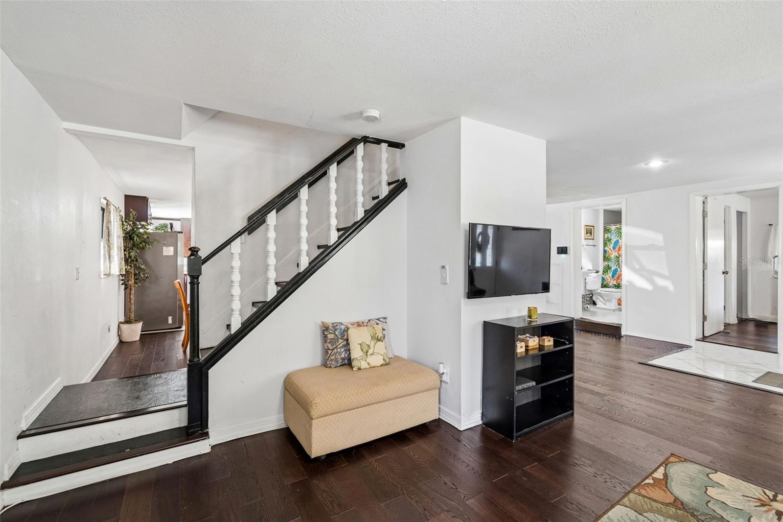 2017 S Village Ave Property Photo 10