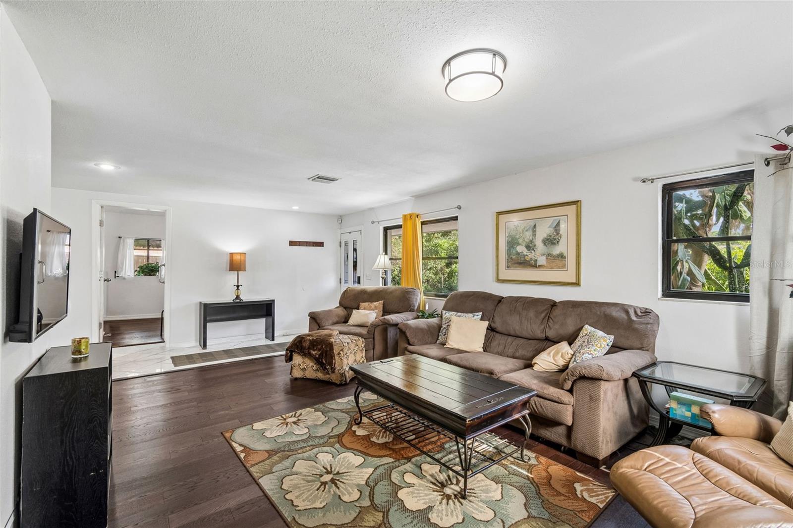 2017 S Village Ave Property Photo 11